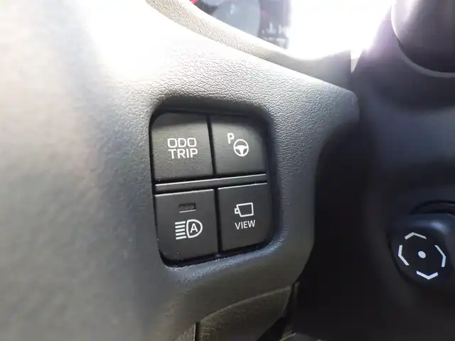 トヨタ クラウン ハイブリッド RS 千葉県 2019(平31)年 6.2万km ホワイトパールクリスタルシャイン Toyota Safety Sense/・プリクラッシュセーフティ/・レーンディパーチャーアラート/・オートハイビーム/・レーダークルーズコントロール/・ブラインドスポットモニター/・RCTA（リヤクロストラフィックアラート）/純正SDナビ/地デジTV/【DVD/CD再生機能　Bluetooth接続】/パノラミックビューモニター/リバース連動ドアミラー（左/右）/ドライブレコーダー（HDR360G）/革巻きステアリング/ステアリングヒーター/ステアリングスイッチ/ETC（2.0）/LEDヘッドライト/フォグライト/ウインカーミラー/クリアランスソナー/純正18インチアルミホイル/サイド/カーテンエアバッグ/スマートキー