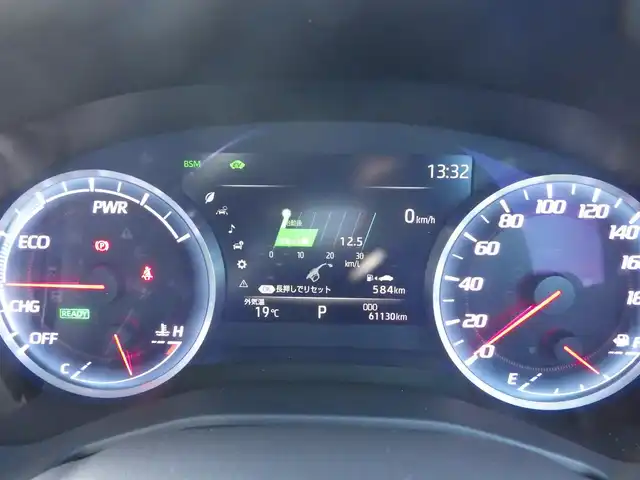 トヨタ クラウン ハイブリッド RS 千葉県 2019(平31)年 6.2万km ホワイトパールクリスタルシャイン Toyota Safety Sense/・プリクラッシュセーフティ/・レーンディパーチャーアラート/・オートハイビーム/・レーダークルーズコントロール/・ブラインドスポットモニター/・RCTA（リヤクロストラフィックアラート）/純正SDナビ/地デジTV/【DVD/CD再生機能　Bluetooth接続】/パノラミックビューモニター/リバース連動ドアミラー（左/右）/ドライブレコーダー（HDR360G）/革巻きステアリング/ステアリングヒーター/ステアリングスイッチ/ETC（2.0）/LEDヘッドライト/フォグライト/ウインカーミラー/クリアランスソナー/純正18インチアルミホイル/サイド/カーテンエアバッグ/スマートキー