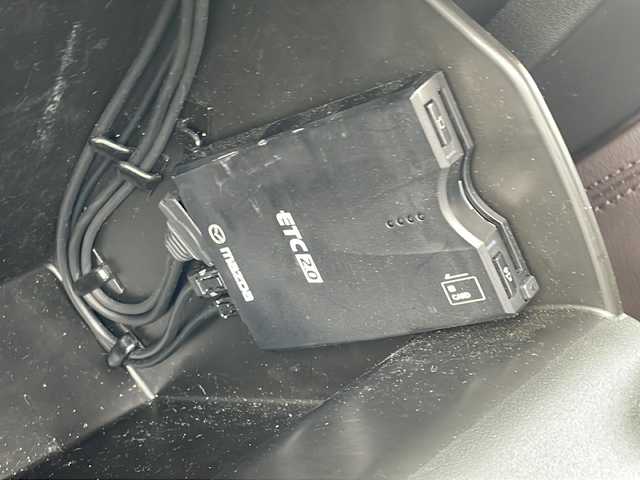 マツダ ＣＸ－８ XD プロアクティブ 新潟県 2019(平31)年 8.5万km チタニウムフラッシュマイカ i-Activsense/・スマートブレーキサポート/・パーキングセンサー/・マツダレーダークルーズコントロール/・レーンキープアシストシステム/・車線逸脱警報システム/・ブラインドスポットモニタリング/BOSEサウンドシステム/マツダコネクトナビ（CD/DVD/フルセグTV/BT）/360度ビューモニター/アルパインフリップダウンモニター/ヘッドアップディスプレイ/ETC2.0/ドライブレコーダー/運転席メモリー機能付パワーシート/前席シートヒーター/ステアリングヒーター/革巻きステアリング/ステアリングスイッチ/電動パーキングブレーキ/ブレーキホールド/LEDヘッドライト/フォグランプ/オートライト/スマートキー/Pスタート/純正19インチAW/純正フロアマット/ドアバイザー