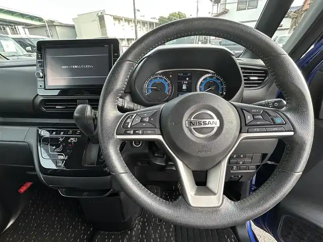 日産 ルークス 愛知県 2020(令2)年 5.1万km アトランティックブルー サイドバイザー/純正フロアマット/両側パワースライドドア/純正SDナビ/FM/AM/BT/CD/SD/USB/フルセグTV/アラウンドビューモニター/衝突被害被害軽減ブレーキ/クリアランスソナー/ビルトインETC/純正ドラレコ/15インチ純正AW/LEDヘッドライト/オートライト/フォグランプ/アイドリングストップ/保証書/取扱説明書/スマートキー