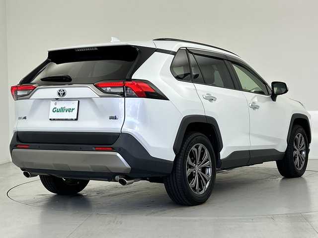 トヨタ ＲＡＶ４ ハイブリットG 愛知県 2023(令5)年 2.5万km プラチナホワイトパールマイカ パノラマガラスルーフ/Toyota Safety Sense/・プリクラッシュセーフティ/・レーントレーシングアシスト/・レーダークルーズコントロール/・オートハイビーム/・ロードサインアシスト/純正ディスプレイオーディオ/・コネクティッドナビ対応/・AppleCarPlay/Android Auto/・フルセグTV/・Bluetooth/・Miracast/・USB/・AM/FM/パノラミックビューモニター/ETC/先行車発進のお知らせ/パーキングサポートブレーキ/ブラインドスポットアシスト/リアトラフィックアラート/黒革シート/デジタルインナーミラー/シートベンチレーション/シートヒーター/パワーバックドア/LEDヘッドライト/ステアリングヒーター/スマートキー/プッシュスタート/横滑り防止装置