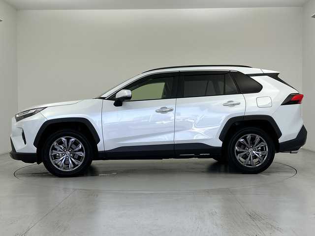 トヨタ ＲＡＶ４ ハイブリットG 愛知県 2023(令5)年 2.5万km プラチナホワイトパールマイカ パノラマガラスルーフ/Toyota Safety Sense/・プリクラッシュセーフティ/・レーントレーシングアシスト/・レーダークルーズコントロール/・オートハイビーム/・ロードサインアシスト/純正ディスプレイオーディオ/・コネクティッドナビ対応/・AppleCarPlay/Android Auto/・フルセグTV/・Bluetooth/・Miracast/・USB/・AM/FM/パノラミックビューモニター/ETC/先行車発進のお知らせ/パーキングサポートブレーキ/ブラインドスポットアシスト/リアトラフィックアラート/黒革シート/デジタルインナーミラー/シートベンチレーション/シートヒーター/パワーバックドア/LEDヘッドライト/ステアリングヒーター/スマートキー/プッシュスタート/横滑り防止装置