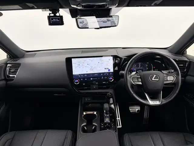レクサス ＮＸ 450h+ Fスポーツ 愛知県 2023(令5)年 2.7万km ホワイトノーヴァガラスフレーク ４WD/レクサスセーフティーセンス/ワンオーナー/サンルーフ/純正14型ディスプレイナビ/・フルセグTV/・Bluetooth/・Applecarplay/パワーバックドア/レーダークルーズコントロール/アラウンドビューモニター/デジタルインナーミラー/パドルシフト/ETC2.0/ブラインドスポットモニター/パドルシフト/前後ドライブレコーダー/電動パーキングシステム/ヘッドアップディスプレイ/ディライト/フォグランプ/パワーシート/エアシート/シートヒーター/革巻きステアリング/ステアリングリモコン