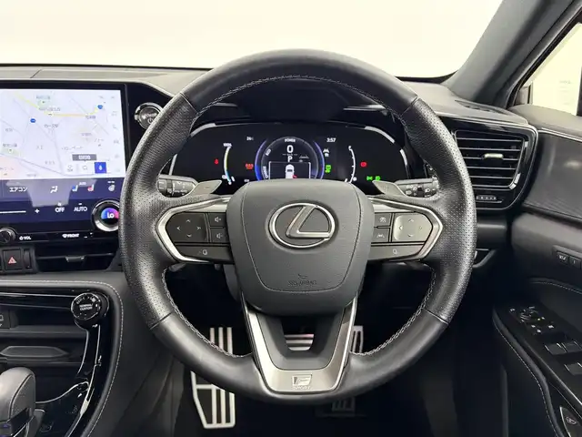 レクサス ＮＸ 450h+ Fスポーツ 愛知県 2023(令5)年 2.7万km ホワイトノーヴァガラスフレーク ４WD/レクサスセーフティーセンス/ワンオーナー/サンルーフ/純正14型ディスプレイナビ/・フルセグTV/・Bluetooth/・Applecarplay/パワーバックドア/レーダークルーズコントロール/アラウンドビューモニター/デジタルインナーミラー/パドルシフト/ETC2.0/ブラインドスポットモニター/パドルシフト/前後ドライブレコーダー/電動パーキングシステム/ヘッドアップディスプレイ/ディライト/フォグランプ/パワーシート/エアシート/シートヒーター/革巻きステアリング/ステアリングリモコン