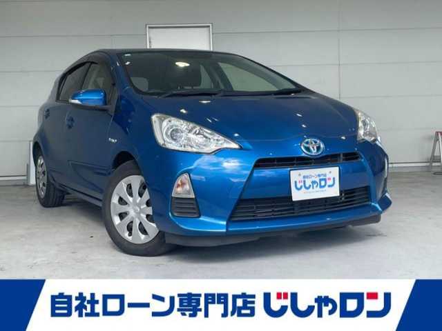 トヨタ アクア 沖縄県 2014(平26)年 3.3万km コバルトブルーメタリック (株)IDOMが運営する【じしゃロンコザ店】の自社ローン専用車両になりますこちらは現金またはオートローンご利用時の価格です。自社ローンご希望の方は別途その旨お申付け下さい/・純正ナビ/・Bluetooth接続/・TV/・DVD再生/・バックカメラ/・ETC/・スマートキー/・プッシュスタート/・純正フロアマット/・オートライト