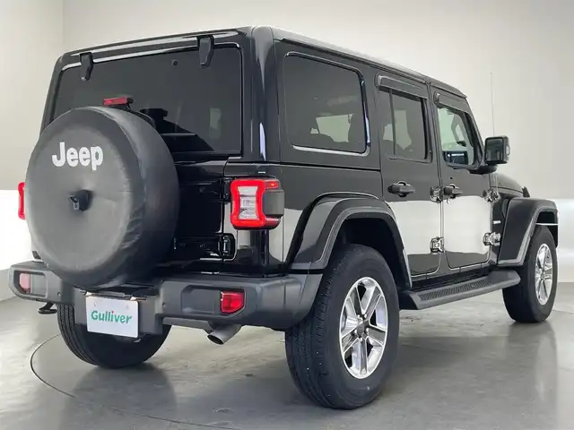 クライスラー・ジープ ジープ ラングラー アンリミテッド サハラ 愛知県 2021(令3)年 4.3万km ブラック 純正８．４型ナビ　サンルーフ　ＢＳＭ　黒革　禁煙　フロントバックカメラ　追従クルコン　ＥＴＣ２．０　ドラレコ　ミラーヒーター　ステアリングヒーター　シートヒーター　ＵＳＢ　コーナーセンサー　純正マット　１００V充電　アイドリングストップ　プッシュスタート　スマートキー