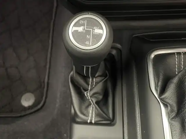 クライスラー・ジープ ジープ ラングラー アンリミテッド サハラ 愛知県 2021(令3)年 4.3万km ブラック 純正８．４型ナビ　サンルーフ　ＢＳＭ　黒革　禁煙　フロントバックカメラ　追従クルコン　ＥＴＣ２．０　ドラレコ　ミラーヒーター　ステアリングヒーター　シートヒーター　ＵＳＢ　コーナーセンサー　純正マット　１００V充電　アイドリングストップ　プッシュスタート　スマートキー