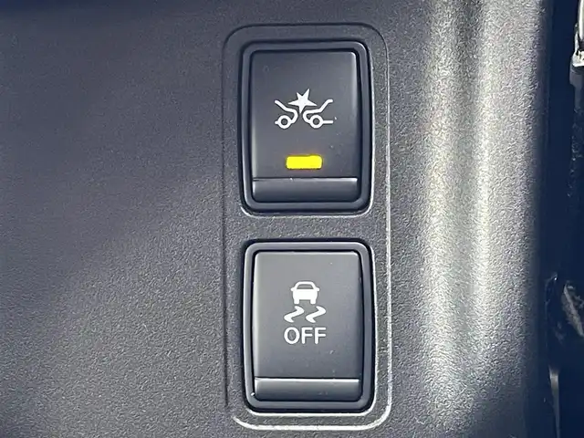 日産 セレナ ハイウェイスター Vセレクション 島根県 2017(平29)年 8.1万km マルーンレッド 2トーン 登録時走行距離　80019km/取扱説明書（車両・ナビ）/純正ナビ/(Blu-ray/DVD/CD/Bluetooth/AM/FM)/フルセグテレビ/フリップダウンモニター/アラウンドビューモニター/パーキングアシスト/クルーズコントロール/両側パワースライドドア/カーテンエアバック/横滑り防止装置/コーナーセンサー/車線逸脱警報/エマージェンシーブレーキ/ビルドインETC/１６インチ純正AW