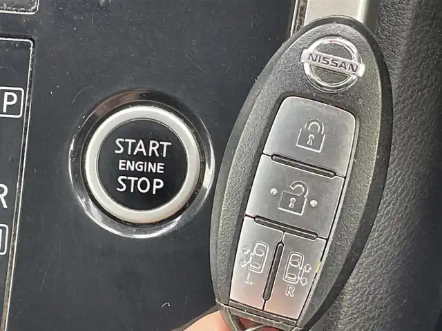 日産 セレナ ハイウェイスター Vセレクション 島根県 2017(平29)年 8.1万km マルーンレッド 2トーン 登録時走行距離　80019km/取扱説明書（車両・ナビ）/純正ナビ/(Blu-ray/DVD/CD/Bluetooth/AM/FM)/フルセグテレビ/フリップダウンモニター/アラウンドビューモニター/パーキングアシスト/クルーズコントロール/両側パワースライドドア/カーテンエアバック/横滑り防止装置/コーナーセンサー/車線逸脱警報/エマージェンシーブレーキ/ビルドインETC/１６インチ純正AW