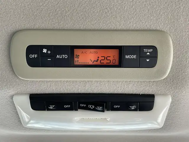 日産 セレナ ハイウェイスター Vセレクション 島根県 2017(平29)年 8.1万km マルーンレッド 2トーン 登録時走行距離　80019km/取扱説明書（車両・ナビ）/純正ナビ/(Blu-ray/DVD/CD/Bluetooth/AM/FM)/フルセグテレビ/フリップダウンモニター/アラウンドビューモニター/パーキングアシスト/クルーズコントロール/両側パワースライドドア/カーテンエアバック/横滑り防止装置/コーナーセンサー/車線逸脱警報/エマージェンシーブレーキ/ビルドインETC/１６インチ純正AW