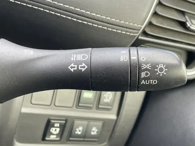 日産 セレナ ハイウェイスター Vセレクション 島根県 2017(平29)年 8.1万km マルーンレッド 2トーン 登録時走行距離　80019km/取扱説明書（車両・ナビ）/純正ナビ/(Blu-ray/DVD/CD/Bluetooth/AM/FM)/フルセグテレビ/フリップダウンモニター/アラウンドビューモニター/パーキングアシスト/クルーズコントロール/両側パワースライドドア/カーテンエアバック/横滑り防止装置/コーナーセンサー/車線逸脱警報/エマージェンシーブレーキ/ビルドインETC/１６インチ純正AW