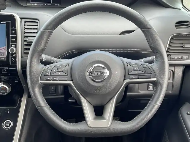 日産 セレナ ハイウェイスター Vセレクション 島根県 2017(平29)年 8.1万km マルーンレッド 2トーン 登録時走行距離　80019km/取扱説明書（車両・ナビ）/純正ナビ/(Blu-ray/DVD/CD/Bluetooth/AM/FM)/フルセグテレビ/フリップダウンモニター/アラウンドビューモニター/パーキングアシスト/クルーズコントロール/両側パワースライドドア/カーテンエアバック/横滑り防止装置/コーナーセンサー/車線逸脱警報/エマージェンシーブレーキ/ビルドインETC/１６インチ純正AW