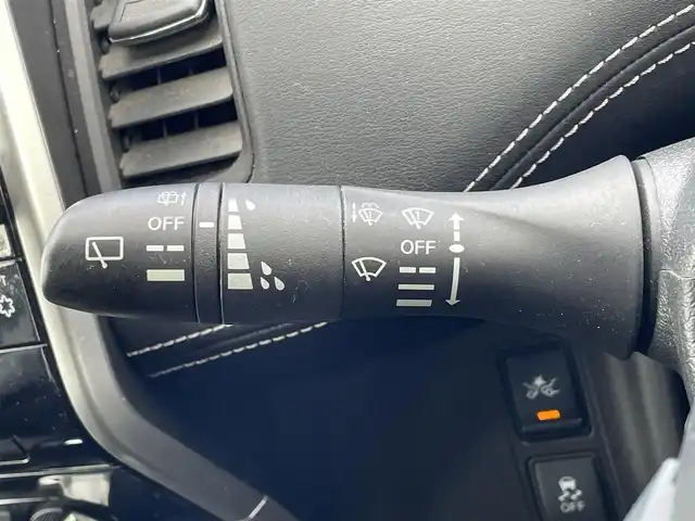 日産 セレナ ハイウェイスター Vセレクション 島根県 2017(平29)年 8.1万km マルーンレッド 2トーン 登録時走行距離　80019km/取扱説明書（車両・ナビ）/純正ナビ/(Blu-ray/DVD/CD/Bluetooth/AM/FM)/フルセグテレビ/フリップダウンモニター/アラウンドビューモニター/パーキングアシスト/クルーズコントロール/両側パワースライドドア/カーテンエアバック/横滑り防止装置/コーナーセンサー/車線逸脱警報/エマージェンシーブレーキ/ビルドインETC/１６インチ純正AW