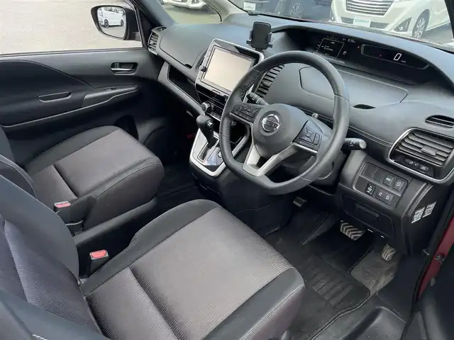 日産 セレナ ハイウェイスター Vセレクション 島根県 2017(平29)年 8.1万km マルーンレッド 2トーン 登録時走行距離　80019km/取扱説明書（車両・ナビ）/純正ナビ/(Blu-ray/DVD/CD/Bluetooth/AM/FM)/フルセグテレビ/フリップダウンモニター/アラウンドビューモニター/パーキングアシスト/クルーズコントロール/両側パワースライドドア/カーテンエアバック/横滑り防止装置/コーナーセンサー/車線逸脱警報/エマージェンシーブレーキ/ビルドインETC/１６インチ純正AW