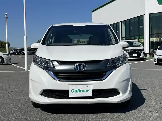ホンダ フリード G ホンダセンシング 奈良県 2017(平29)年 5.4万km ホワイトオーキッドパール 純正ナビ（VXM-174VFXi)/（フルセグ/BT/CD/DVD)/レーダークルーズコントロール/バックカメラ/衝突軽減システム/レーンキープアシスト/両側パワースライドドア/後席サンシェード/オートライト/LEDヘッドライト/前後ドライブレコーダー/ETC/BALMINUM15インチAW
