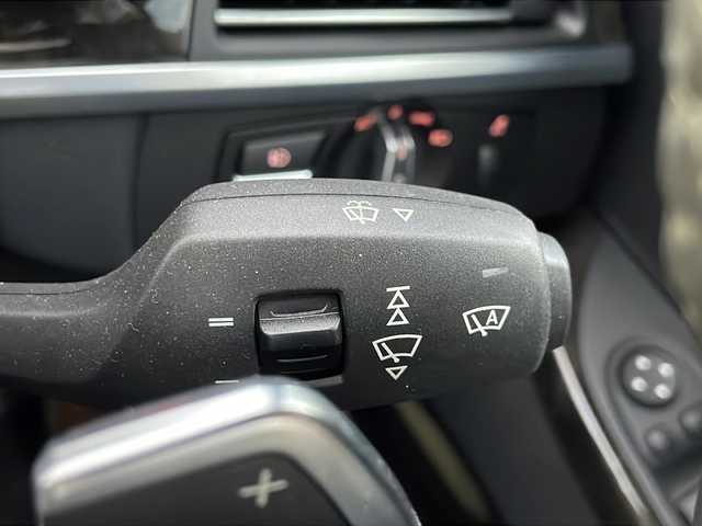 ＢＭＷ ６５０ｉ クーペ Mスポーツ 山口県 2016(平28)年 0.9万km アルピンホワイトⅢ Ｈａｒｍａｎ　Ｋａｒｄｏｎ　/サンルーフ　/黒革レザーシート/純正ナビ　/AM/FMBluetooth/CD/DVD/AUX/フルセグTV/バックカメラ　/ターボ　/ヘッドアップディスプレイ　/クリアランスソナー　/ＬＥＤヘッドライト　/オートライト、オートマチックハイビーム/純正20インチアルミホイール　/オートクルーズコントロール/前後型ドライブレコーダー/衝突被害軽減ブレーキ/プッシュスタート/WAC/社外フロアマット/取扱説明書