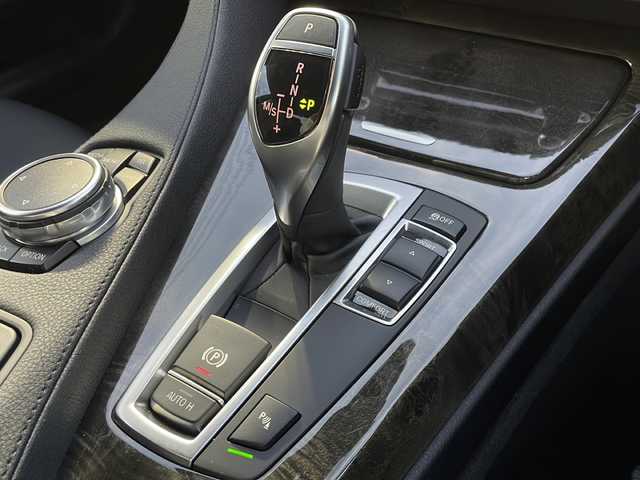 ＢＭＷ ６５０ｉ クーペ Mスポーツ 山口県 2016(平28)年 0.9万km アルピンホワイトⅢ Ｈａｒｍａｎ　Ｋａｒｄｏｎ　/サンルーフ　/黒革レザーシート/純正ナビ　/AM/FMBluetooth/CD/DVD/AUX/フルセグTV/バックカメラ　/ターボ　/ヘッドアップディスプレイ　/クリアランスソナー　/ＬＥＤヘッドライト　/オートライト、オートマチックハイビーム/純正20インチアルミホイール　/オートクルーズコントロール/前後型ドライブレコーダー/衝突被害軽減ブレーキ/プッシュスタート/WAC/社外フロアマット/取扱説明書