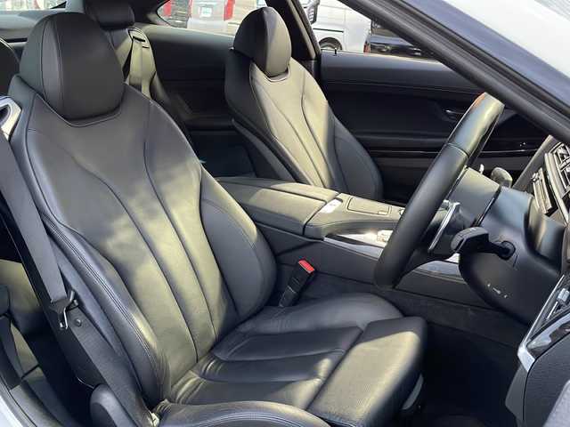 ＢＭＷ ６５０ｉ クーペ Mスポーツ 山口県 2016(平28)年 0.9万km アルピンホワイトⅢ Ｈａｒｍａｎ　Ｋａｒｄｏｎ　/サンルーフ　/黒革レザーシート/純正ナビ　/AM/FMBluetooth/CD/DVD/AUX/フルセグTV/バックカメラ　/ターボ　/ヘッドアップディスプレイ　/クリアランスソナー　/ＬＥＤヘッドライト　/オートライト、オートマチックハイビーム/純正20インチアルミホイール　/オートクルーズコントロール/前後型ドライブレコーダー/衝突被害軽減ブレーキ/プッシュスタート/WAC/社外フロアマット/取扱説明書