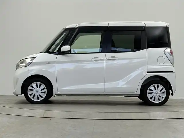 日産 デイズ ルークス X 大阪府 2016(平28)年 2.1万km ホワイトパール 社外ナビ(carozzerria/AVIC-HRZ88)/アラウンドビューモニター/片側パワースライドドア/ハロゲンヘッドライト/純正フロアマット/衝突軽減システム/横滑り防止機能/スマートキー/ETC