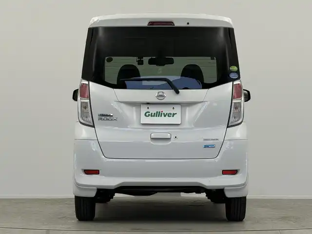 日産 デイズ ルークス X 大阪府 2016(平28)年 2.1万km ホワイトパール 社外ナビ(carozzerria/AVIC-HRZ88)/アラウンドビューモニター/片側パワースライドドア/ハロゲンヘッドライト/純正フロアマット/衝突軽減システム/横滑り防止機能/スマートキー/ETC