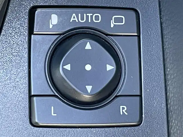 トヨタ ＲＡＶ４ ハイブリッド アドベンチャー 岡山県 2022(令4)年 4.2万km アッシュグレーメタリック/アーバンカーキ 登録時走行距離41331km/４WD/純正ディスプレイオーディオ/フルセグTV(AM/FM/Bluetooth)/バックカメラ/ビルトインETC/デジタルインナーミラー/トヨタセーフティセンス/・ブラインドスポットモニター/・レーダークルーズコントロール/・オートマチックハイビーム/・プリクラッシュセーフティ/・レーンディバーチャーアラート/横滑り防止装置/オートブレーキホールド/パワーバックドア/D席パワーシート/D/N席シートヒーター/D/N席ベンチレーション/ステアリングヒーター/TRDフロアマット/17インチ社外AW/MOMOステアリング/THULEルーフキャリア/リアラダー