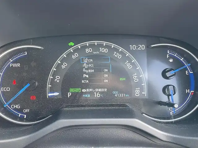 トヨタ ＲＡＶ４ ハイブリッド アドベンチャー 岡山県 2022(令4)年 4.2万km アッシュグレーメタリック/アーバンカーキ 登録時走行距離41331km/４WD/純正ディスプレイオーディオ/フルセグTV(AM/FM/Bluetooth)/バックカメラ/ビルトインETC/デジタルインナーミラー/トヨタセーフティセンス/・ブラインドスポットモニター/・レーダークルーズコントロール/・オートマチックハイビーム/・プリクラッシュセーフティ/・レーンディバーチャーアラート/横滑り防止装置/オートブレーキホールド/パワーバックドア/D席パワーシート/D/N席シートヒーター/D/N席ベンチレーション/ステアリングヒーター/TRDフロアマット/17インチ社外AW/MOMOステアリング/THULEルーフキャリア/リアラダー