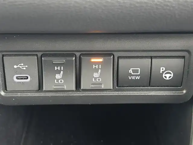 トヨタ カローラ クロス ハイブリッド Z 熊本県 2024(令6)年 1.1万km アティチュードブラックマイカ/プラチナホワイトパールマイカ ワンオーナー　/禁煙車　/モデリスタエアロフル　/１０．５インチディスプレイオーディオ（ＡｐｐｌＣａｒＰｌａｙ・ＡｎｄｒｏｉｄＡｕｔｏ・ＢＴ・フルセグ）/アラウンドビューモニター/社外前後ドライブレコーダー/トヨタセーフティーセンス/・プリクラッシュセーフティ/・レーンディパーチャーアラート/・ブラインドスポットモニター/・リアクロストラフィックアラート/・駐車時支援パーキングサポートシステム/・ロードサインアシスト/・レ前席シートヒーター/・レーーダークルーズコントロール/横滑り防止/前席シートヒーター/運転席パワーシート/ハーフレザーシート/デジタルインナーミラー/ルーフレール/純正フロアマット/純正１８インチAW/オートライト/オートマチックハイビーム/LEDヘッドライト/フォグライト/スマートキー/プッシュスタート/スペアキー1本/保証書/取扱説明書