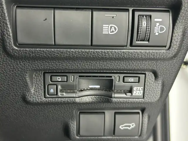 トヨタ カローラ クロス ハイブリッド Z 熊本県 2024(令6)年 1.1万km アティチュードブラックマイカ/プラチナホワイトパールマイカ ワンオーナー　/禁煙車　/モデリスタエアロフル　/１０．５インチディスプレイオーディオ（ＡｐｐｌＣａｒＰｌａｙ・ＡｎｄｒｏｉｄＡｕｔｏ・ＢＴ・フルセグ）/アラウンドビューモニター/社外前後ドライブレコーダー/トヨタセーフティーセンス/・プリクラッシュセーフティ/・レーンディパーチャーアラート/・ブラインドスポットモニター/・リアクロストラフィックアラート/・駐車時支援パーキングサポートシステム/・ロードサインアシスト/・レ前席シートヒーター/・レーーダークルーズコントロール/横滑り防止/前席シートヒーター/運転席パワーシート/ハーフレザーシート/デジタルインナーミラー/ルーフレール/純正フロアマット/純正１８インチAW/オートライト/オートマチックハイビーム/LEDヘッドライト/フォグライト/スマートキー/プッシュスタート/スペアキー1本/保証書/取扱説明書