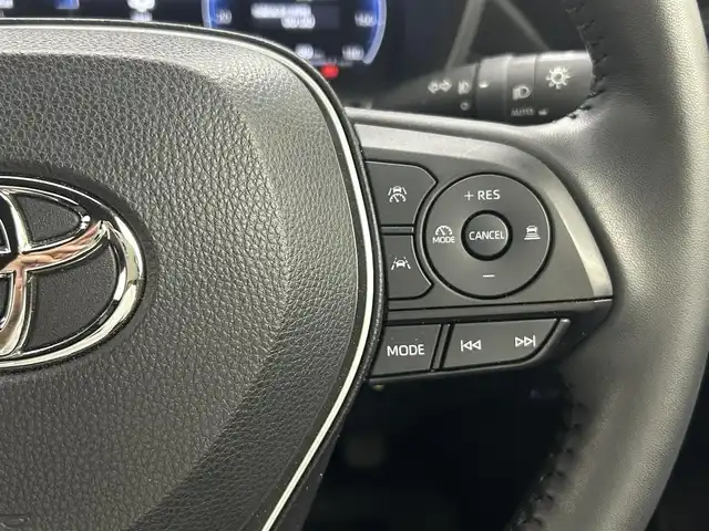 トヨタ カローラ クロス ハイブリッド Z 熊本県 2024(令6)年 1.1万km アティチュードブラックマイカ/プラチナホワイトパールマイカ ワンオーナー　/禁煙車　/モデリスタエアロフル　/１０．５インチディスプレイオーディオ（ＡｐｐｌＣａｒＰｌａｙ・ＡｎｄｒｏｉｄＡｕｔｏ・ＢＴ・フルセグ）/アラウンドビューモニター/社外前後ドライブレコーダー/トヨタセーフティーセンス/・プリクラッシュセーフティ/・レーンディパーチャーアラート/・ブラインドスポットモニター/・リアクロストラフィックアラート/・駐車時支援パーキングサポートシステム/・ロードサインアシスト/・レ前席シートヒーター/・レーーダークルーズコントロール/横滑り防止/前席シートヒーター/運転席パワーシート/ハーフレザーシート/デジタルインナーミラー/ルーフレール/純正フロアマット/純正１８インチAW/オートライト/オートマチックハイビーム/LEDヘッドライト/フォグライト/スマートキー/プッシュスタート/スペアキー1本/保証書/取扱説明書