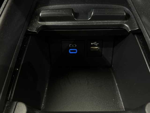 トヨタ アクア GRスポーツ 栃木県 2023(令5)年 0.5万km プラチナホワイトパールマイカ 純正ディスプレイオーディオ/(ワンセグTV/Bluetooth/USB)/全方位カメラ/バックカメラ/ハーフレザー/禁煙車/純正フロアマット/純正アルミホイール/ETC2.0/プッシュスタート/スマートキー/100V充電/コーナーセンサー/オートライト/オートマチックハイビーム/ABS/横滑り防止装置/レーンアシスト/盗難防止装置/LEDヘッドライト/衝撃衝突軽減システム