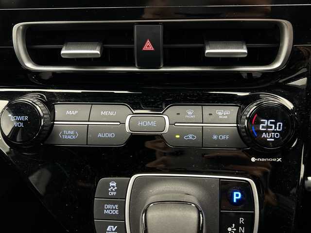 トヨタ アクア GRスポーツ 栃木県 2023(令5)年 0.5万km プラチナホワイトパールマイカ 純正ディスプレイオーディオ/(ワンセグTV/Bluetooth/USB)/全方位カメラ/バックカメラ/ハーフレザー/禁煙車/純正フロアマット/純正アルミホイール/ETC2.0/プッシュスタート/スマートキー/100V充電/コーナーセンサー/オートライト/オートマチックハイビーム/ABS/横滑り防止装置/レーンアシスト/盗難防止装置/LEDヘッドライト/衝撃衝突軽減システム