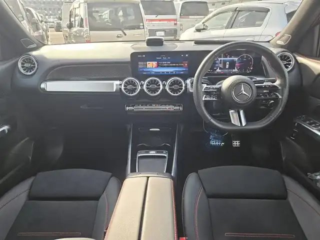 メルセデス・ベンツ Ｍ・ベンツ ＧＬＢ２００ｄ 4マチック AMGライン 愛知県 2024(令6)年 1.1万km 赤 4WD/アドバンスドパッケージ/パノラミックスライディングルーフ/ブルメスターサラウンドサウンドシステム/純正10.25型ナビ/パワーテールゲート/360°カメラシステム/ビルトインETC/レーダーセーフティパッケージ/・アダプティブディスタンスアシストディストロニック/・アクティブステアリングアシスト/・自動再発進機能/・降車時警告機能　他/マルチビームLEDヘッドランプ/アダプティブハイビームアシストプラス/ナッパ革巻きフラットボトムステアリング/パドルシフト/合皮/スエード調シート/前席スポーツシート/前席シートヒーター/純正20インチアルミホイール/キーレスゴー/禁煙車