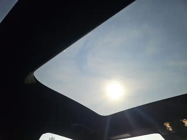 メルセデス・ベンツ Ｍ・ベンツ ＧＬＢ２００ｄ 4マチック AMGライン 愛知県 2024(令6)年 1.1万km 赤 4WD/アドバンスドパッケージ/パノラミックスライディングルーフ/ブルメスターサラウンドサウンドシステム/純正10.25型ナビ/パワーテールゲート/360°カメラシステム/ビルトインETC/レーダーセーフティパッケージ/・アダプティブディスタンスアシストディストロニック/・アクティブステアリングアシスト/・自動再発進機能/・降車時警告機能　他/マルチビームLEDヘッドランプ/アダプティブハイビームアシストプラス/ナッパ革巻きフラットボトムステアリング/パドルシフト/合皮/スエード調シート/前席スポーツシート/前席シートヒーター/純正20インチアルミホイール/キーレスゴー/禁煙車