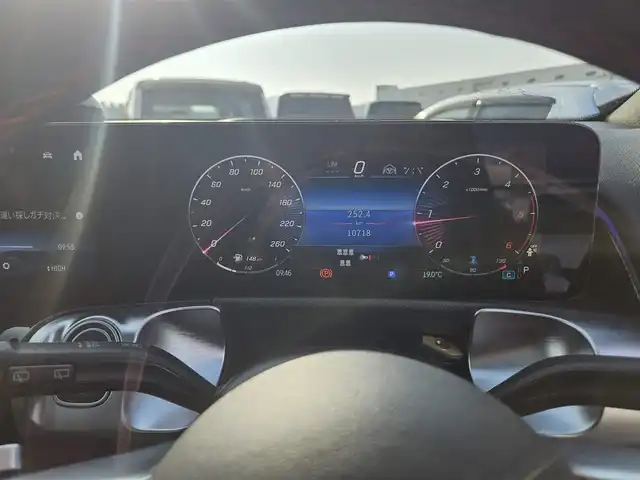 メルセデス・ベンツ Ｍ・ベンツ ＧＬＢ２００ｄ 4マチック AMGライン 愛知県 2024(令6)年 1.1万km 赤 4WD/アドバンスドパッケージ/パノラミックスライディングルーフ/ブルメスターサラウンドサウンドシステム/純正10.25型ナビ/パワーテールゲート/360°カメラシステム/ビルトインETC/レーダーセーフティパッケージ/・アダプティブディスタンスアシストディストロニック/・アクティブステアリングアシスト/・自動再発進機能/・降車時警告機能　他/マルチビームLEDヘッドランプ/アダプティブハイビームアシストプラス/ナッパ革巻きフラットボトムステアリング/パドルシフト/合皮/スエード調シート/前席スポーツシート/前席シートヒーター/純正20インチアルミホイール/キーレスゴー/禁煙車