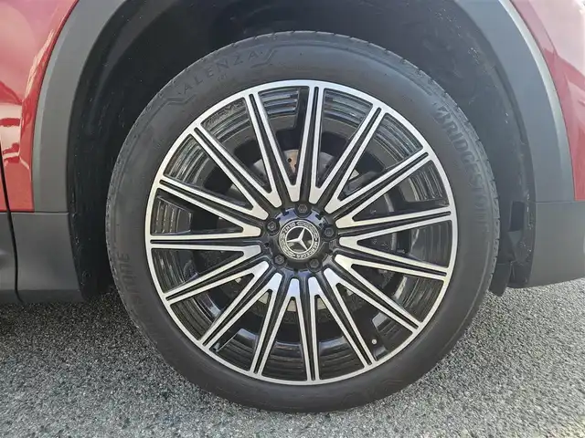 メルセデス・ベンツ Ｍ・ベンツ ＧＬＢ２００ｄ 4マチック AMGライン 愛知県 2024(令6)年 1.1万km 赤 4WD/アドバンスドパッケージ/パノラミックスライディングルーフ/ブルメスターサラウンドサウンドシステム/純正10.25型ナビ/パワーテールゲート/360°カメラシステム/ビルトインETC/レーダーセーフティパッケージ/・アダプティブディスタンスアシストディストロニック/・アクティブステアリングアシスト/・自動再発進機能/・降車時警告機能　他/マルチビームLEDヘッドランプ/アダプティブハイビームアシストプラス/ナッパ革巻きフラットボトムステアリング/パドルシフト/合皮/スエード調シート/前席スポーツシート/前席シートヒーター/純正20インチアルミホイール/キーレスゴー/禁煙車