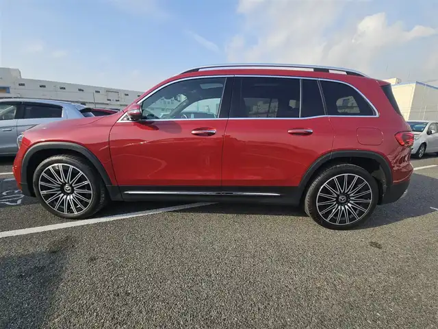メルセデス・ベンツ Ｍ・ベンツ ＧＬＢ２００ｄ 4マチック AMGライン 愛知県 2024(令6)年 1.1万km 赤 4WD/アドバンスドパッケージ/パノラミックスライディングルーフ/ブルメスターサラウンドサウンドシステム/純正10.25型ナビ/パワーテールゲート/360°カメラシステム/ビルトインETC/レーダーセーフティパッケージ/・アダプティブディスタンスアシストディストロニック/・アクティブステアリングアシスト/・自動再発進機能/・降車時警告機能　他/マルチビームLEDヘッドランプ/アダプティブハイビームアシストプラス/ナッパ革巻きフラットボトムステアリング/パドルシフト/合皮/スエード調シート/前席スポーツシート/前席シートヒーター/純正20インチアルミホイール/キーレスゴー/禁煙車