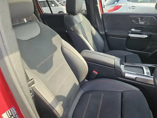 メルセデス・ベンツ Ｍ・ベンツ ＧＬＢ２００ｄ 4マチック AMGライン 愛知県 2024(令6)年 1.1万km 赤 4WD/アドバンスドパッケージ/パノラミックスライディングルーフ/ブルメスターサラウンドサウンドシステム/純正10.25型ナビ/パワーテールゲート/360°カメラシステム/ビルトインETC/レーダーセーフティパッケージ/・アダプティブディスタンスアシストディストロニック/・アクティブステアリングアシスト/・自動再発進機能/・降車時警告機能　他/マルチビームLEDヘッドランプ/アダプティブハイビームアシストプラス/ナッパ革巻きフラットボトムステアリング/パドルシフト/合皮/スエード調シート/前席スポーツシート/前席シートヒーター/純正20インチアルミホイール/キーレスゴー/禁煙車