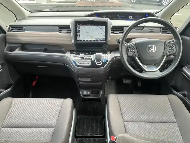 ホンダ フリード ハイブリット G ホンダセンシング 島根県 2020(令2)年 2.1万km プラチナホワイトパール 禁煙車/純正９インチメモリナビ　/フルセグＴＶ　/ＤＶＤ再生　/Ｂｌｕｅｔｏｏｔｈ接続　/バックカメラ　/ＥＴＣ　/前後ドライブレコーダー/両側パワースライドドア　/アダプティブクルーズコントロール　/衝突軽減ブレーキ　/レーンキープアシスト/後方コーナーセンサー　/前席シートヒーター　/スマートキー/純正ＬＥＤヘッドライト　/純正１５インチアルミホイール/純正フロアマット