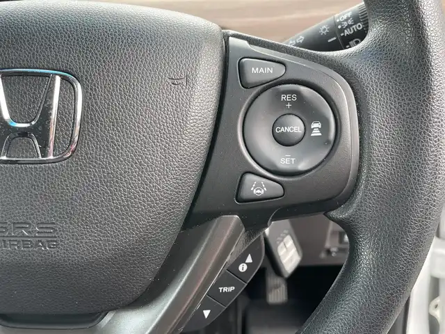 ホンダ フリード ハイブリット G ホンダセンシング 島根県 2020(令2)年 2.1万km プラチナホワイトパール 禁煙車/純正９インチメモリナビ　/フルセグＴＶ　/ＤＶＤ再生　/Ｂｌｕｅｔｏｏｔｈ接続　/バックカメラ　/ＥＴＣ　/前後ドライブレコーダー/両側パワースライドドア　/アダプティブクルーズコントロール　/衝突軽減ブレーキ　/レーンキープアシスト/後方コーナーセンサー　/前席シートヒーター　/スマートキー/純正ＬＥＤヘッドライト　/純正１５インチアルミホイール/純正フロアマット