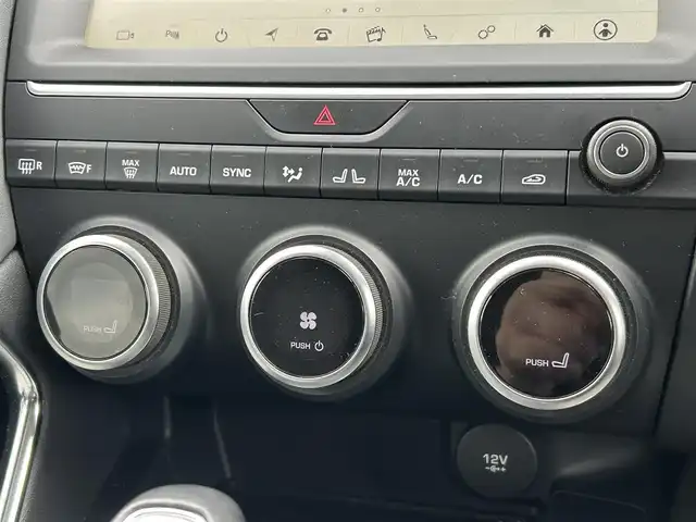 ジャガー Ｅペース S 180PS 茨城県 2020(令2)年 3.6万km 黒 1オーナー /ACC /LKA /BSM /純正ナビ /ＣarＰlay /360度カメラ /フルセグ /ベージュ革 /シートヒーター /パワーシート /ステアリングヒーター /パワーバックドア /LED /純正19インチAW