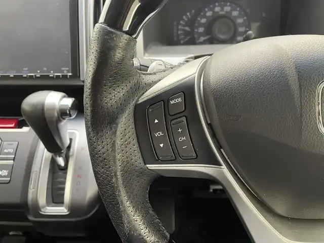 ホンダ ステップワゴン スパーダ Z クールスピリット 兵庫県 2013(平25)年 6.1万km プレミアムスパークルブラックパール 純正9インチナビ(フルセグ/CD/DVD/Bluetooth)/フリップダウンモニター/社外エアサス/社外ウーファー/社外エアロ/社外ステアリング/社外アルミホイール/社外マフラー/LEDヘッドライト/社外LEDフォグランプ/ビルトインETC/両側パワースライドドア/パドルシフト/アイドリングストップ/社外テールライト
