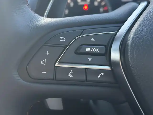 日産 スカイライン ニスモ 愛知県 2023(令5)年 0.6万km 白 ワンオーナー/1000台限定車/純正メモリーナビ/BOSEサウンド/全周囲アラウンドビューモニター/DTV、ETC2.0/電動ガラスサンルーフ/NISMO専用オプション