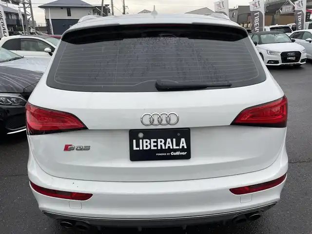 アウディ ＳＱ５ クワトロ 香川県 2015(平27)年 17.2万km グレイシアホワイトメタリック スマートキー/パドルシフト/ACC/パワーシート/シートヒーター/ブラックレザーシート/ETC/純正２１インチアルミ/コーナーセンサー/ウィンカーミラー/ルーフレール/オートライト/BSM/BANG&OLUFSEN