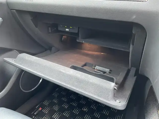 アウディ ＳＱ５ クワトロ 香川県 2015(平27)年 17.2万km グレイシアホワイトメタリック スマートキー/パドルシフト/ACC/パワーシート/シートヒーター/ブラックレザーシート/ETC/純正２１インチアルミ/コーナーセンサー/ウィンカーミラー/ルーフレール/オートライト/BSM/BANG&OLUFSEN