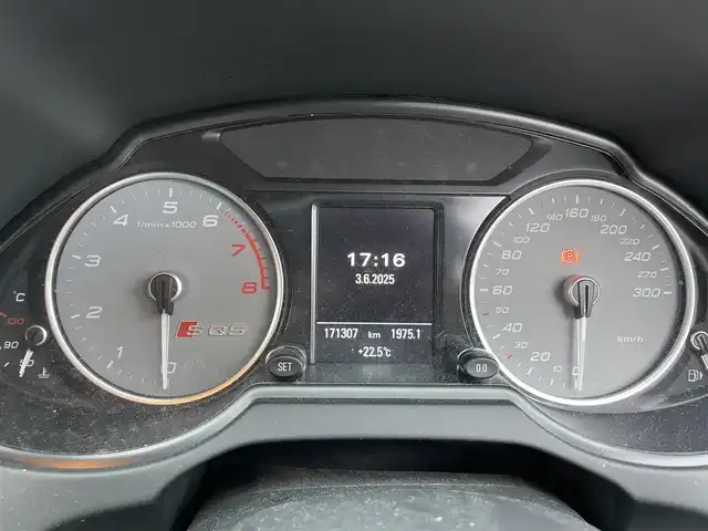 アウディ ＳＱ５ クワトロ 香川県 2015(平27)年 17.2万km グレイシアホワイトメタリック スマートキー/パドルシフト/ACC/パワーシート/シートヒーター/ブラックレザーシート/ETC/純正２１インチアルミ/コーナーセンサー/ウィンカーミラー/ルーフレール/オートライト/BSM/BANG&OLUFSEN