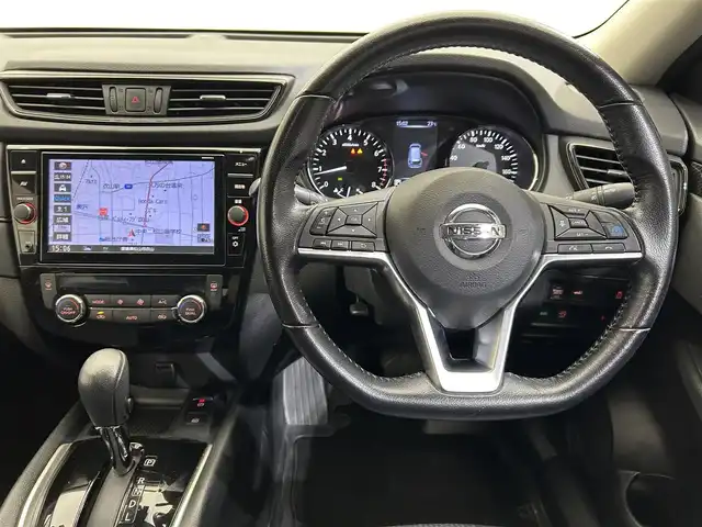 日産 エクストレイル 愛媛県 2020(令2)年 5.7万km ダイヤモンドブラック ・純正９型ナビ（フルセグＴＶ・ＢＴ・ＦＭＡＭ・ＣＤＤＶＤ・ＵＳＢ接続・ＡＵＸ）/・全方位カメラ　/・前方ドラレコ/・ＥＴＣ　/・10インチフリップダウンモニター　/・プロパイロット　/・パワーバックドア　/・全席シートヒーター/・アイドリングストップ/・横滑り防止/・デジタルインナーミラー/・踏み間違い防止