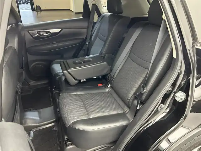 日産 エクストレイル 愛媛県 2020(令2)年 5.7万km ダイヤモンドブラック ・純正９型ナビ（フルセグＴＶ・ＢＴ・ＦＭＡＭ・ＣＤＤＶＤ・ＵＳＢ接続・ＡＵＸ）/・全方位カメラ　/・前方ドラレコ/・ＥＴＣ　/・10インチフリップダウンモニター　/・プロパイロット　/・パワーバックドア　/・全席シートヒーター/・アイドリングストップ/・横滑り防止/・デジタルインナーミラー/・踏み間違い防止