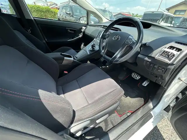トヨタ プリウス S ツーリングセレ G’s 宮崎県 2014(平26)年 12.1万km ホワイトパールクリスタルシャイン /ナビ(NSZT-W62G)//TV/CD/DVD/Bluetooth//バックカメラ//ビルトインETC//オートライト//フォグライト//純正アルミホイール//純正フロアマット//ドアバイザー//プッシュスタート//電格ウィンカーミラー//ステアリングスイッチ