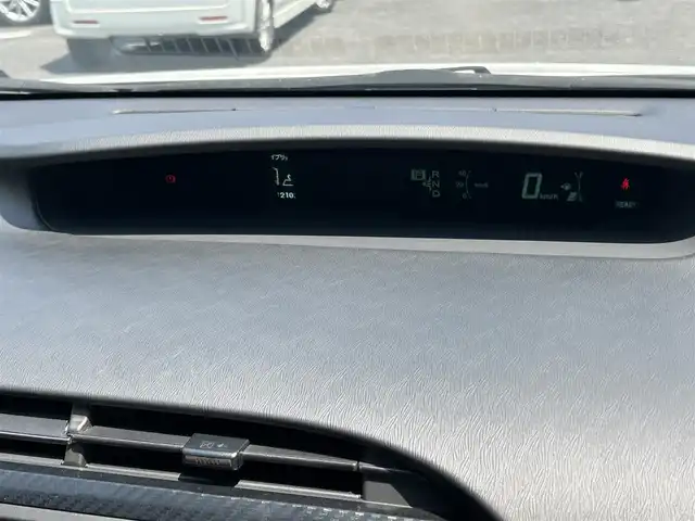トヨタ プリウス S ツーリングセレ G’s 宮崎県 2014(平26)年 12.1万km ホワイトパールクリスタルシャイン /ナビ(NSZT-W62G)//TV/CD/DVD/Bluetooth//バックカメラ//ビルトインETC//オートライト//フォグライト//純正アルミホイール//純正フロアマット//ドアバイザー//プッシュスタート//電格ウィンカーミラー//ステアリングスイッチ