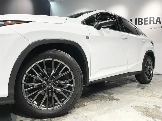 レクサス ＲＸ 300 Fスポーツ 道央・札幌 2020(令2)年 3.1万km ホワイトノーヴァガラスフレーク ワンオーナー/寒冷地仕様/純正12.3インチナビ(フルセグTV/CD/DVD/SD/BT/Miracast)/パノラマルーフ/カラーヘッドアップディスプレイ/本革スポーツシート/シートヒーター(全席)/コンフォータブルエアシート(D/N)/8Way調整式パワーシート(D/N)/セカンドパワーシート/LexusSafetySystem+/・プリクラッシュセーフティ/・レーダークルーズコントロール/・レーントレーシングアシスト/・ロードサインアシスト/・オートマチックハイビーム/ブラインドスポットモニター/パーキングサポートブレーキ/三眼フルLEDヘッドランプ/本革ステアリングホイール/ステアリングヒーター/ハンズフリーパワーバックドア/アイドリングストップ/電動パーキングブレーキ/ブレーキホールド/レクサスRXプレミアムサウンド/ETC2.0/プッシュスタート/スマートキー/純正エンジンスターター/純正20インチアルミホイール付き冬タイヤ有(235/55/R20)